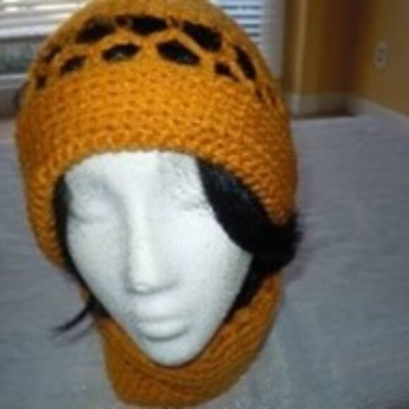 Beenie & Neck Scarf - Picture 1 of 1